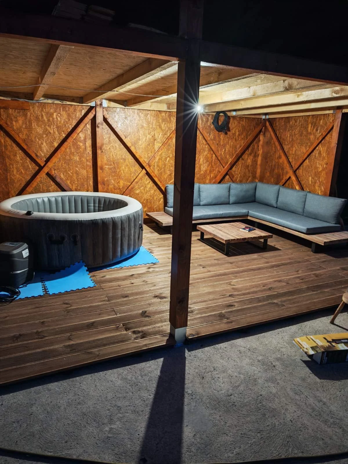 Vortex radovi — rasveta i instalacije na natkrivenoj terasi